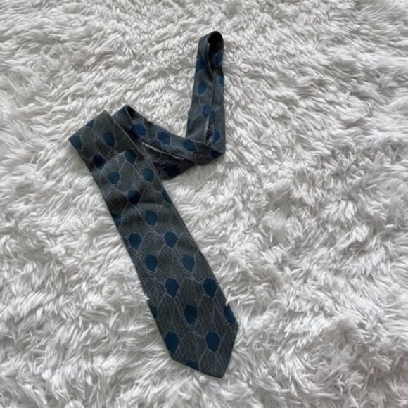 GIORGIO ARMANI Men's 100% Silk Necktie ITALY Designer PAISLEY Blue/Black - Picture 1 of 4